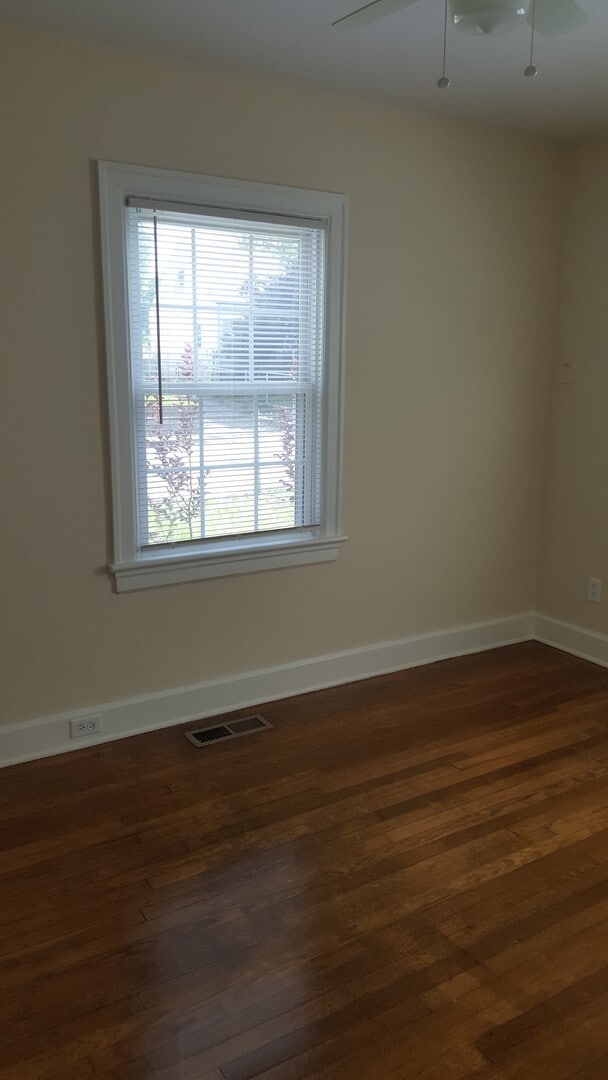 Photo - Pre-Leasing Now for Fall Semester 2026