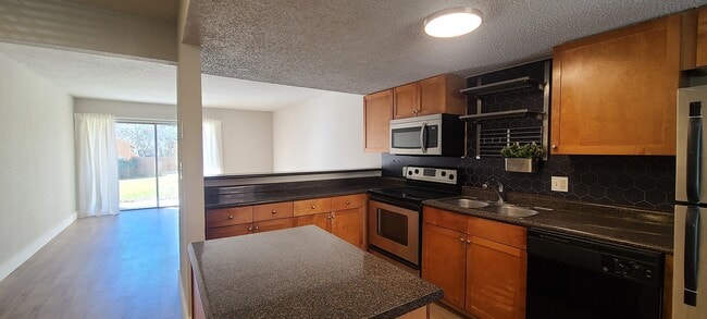 Photo - 1810 NW 23rd Blvd Unidad 134