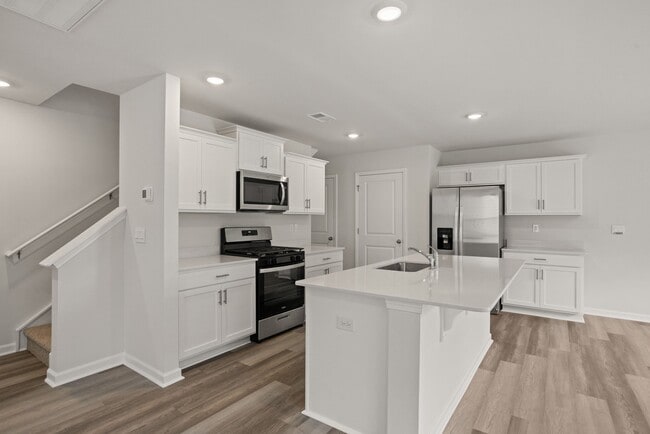 Photo - 215 Deskin Ln