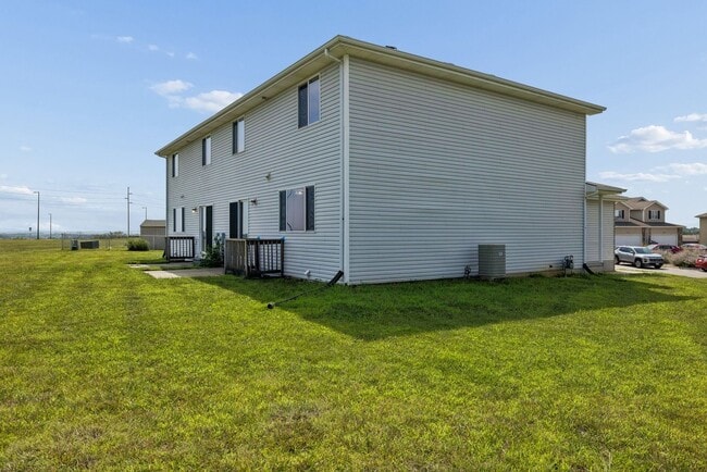 Photo - 7261-7265 Dorchester Unit 7261