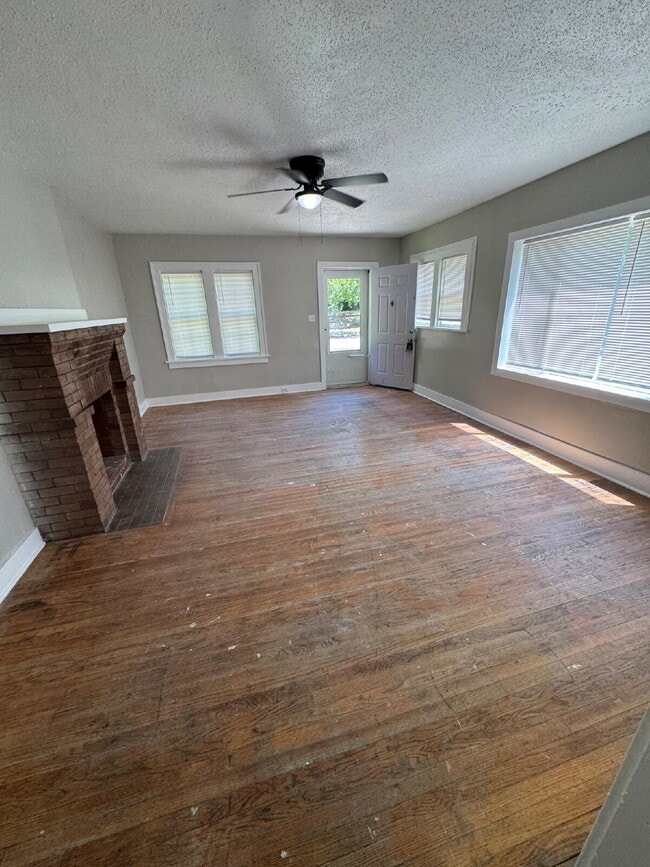 Photo - 1535 N Holyoke St