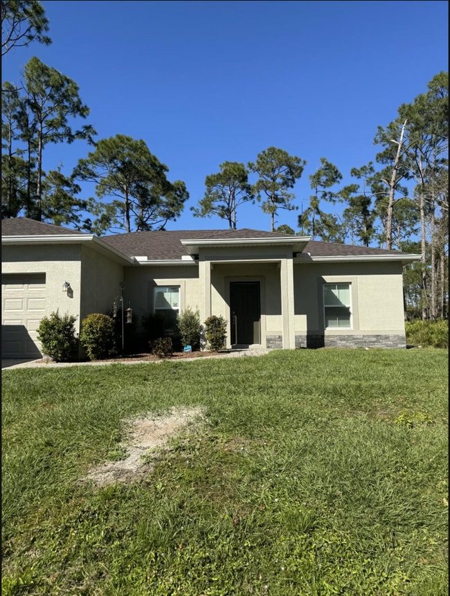 Building Photo - 3 Bedroom 2 Bathroom 2 Car Garage Home For Rent in North Port FL!
