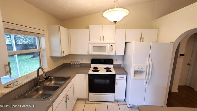 Photo - 2115 Sierra St