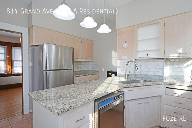 Photo - 814 Grand Ave