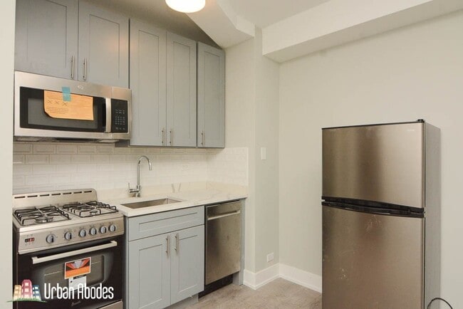 515 W Belmont Ave Unit A09C
