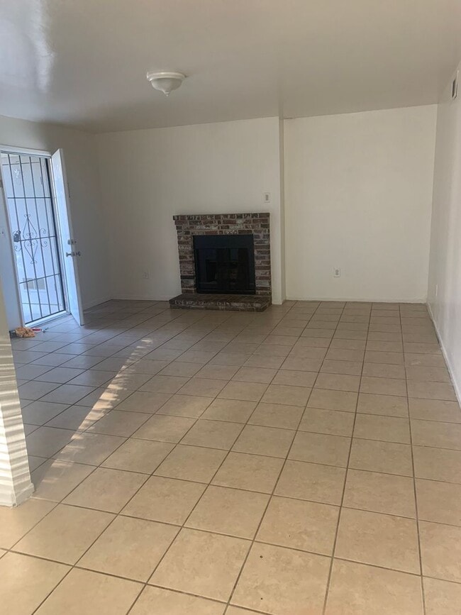 Photo - 6008 Hill Dale Ct Unidad B