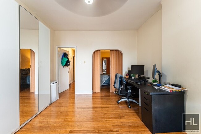 Photo - 4 AVENUE Unit 2