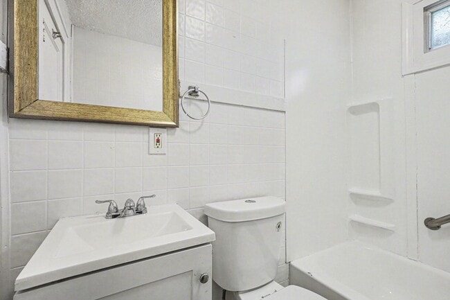 Photo - 3315 E 52nd St