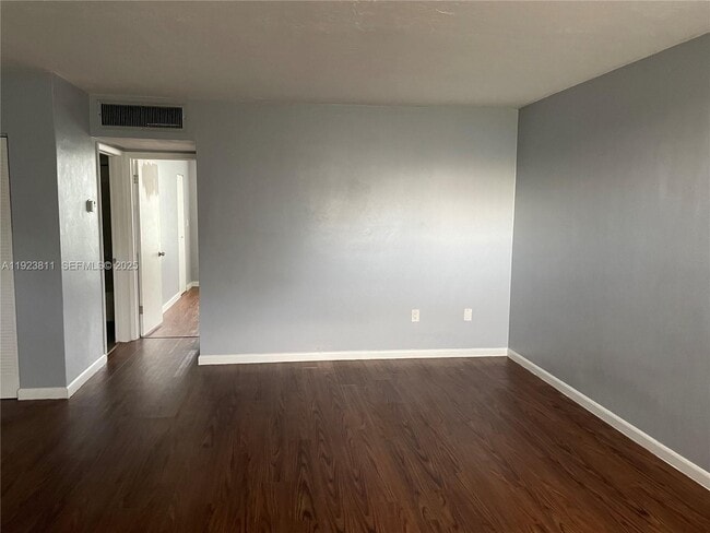 Building Photo - 1475 NE 125th Terrace Unit 410B1