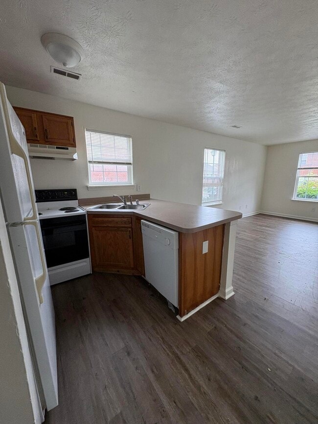 Photo - 2016 Cornerstone Dr Unit 2