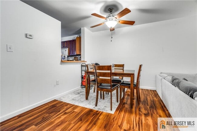 Photo - 1805 Poplar Ct