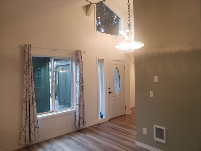 Photo - Adorable One-Level House with Huge Backyard in Vancouver!