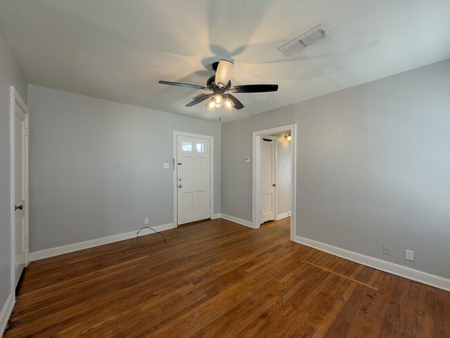 Photo - 1912 S Donnybrook Ave