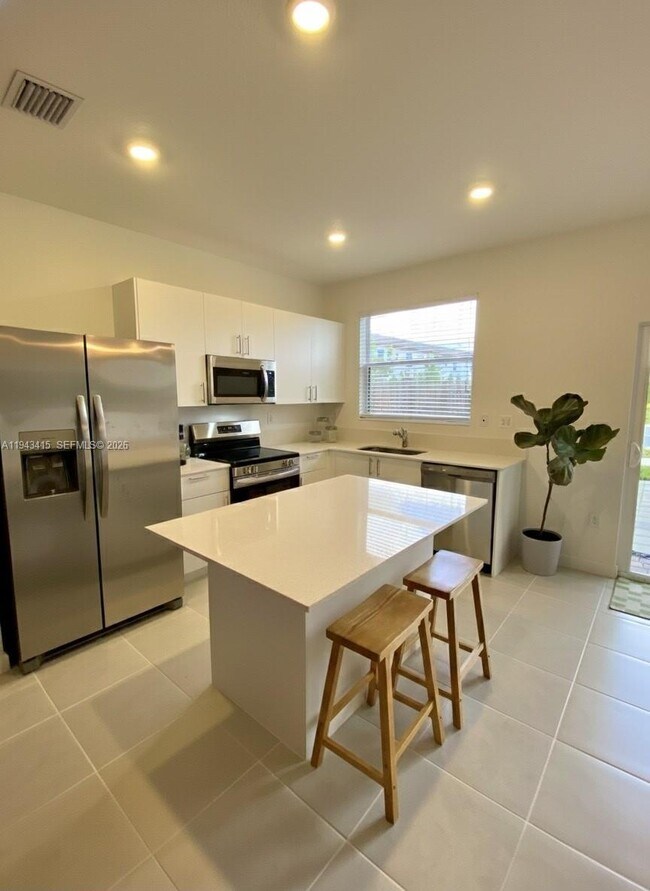 Photo - 2627 SE 28th Dr