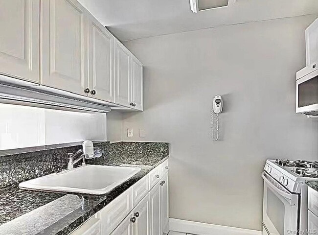 404 E 76th St Unit 19C