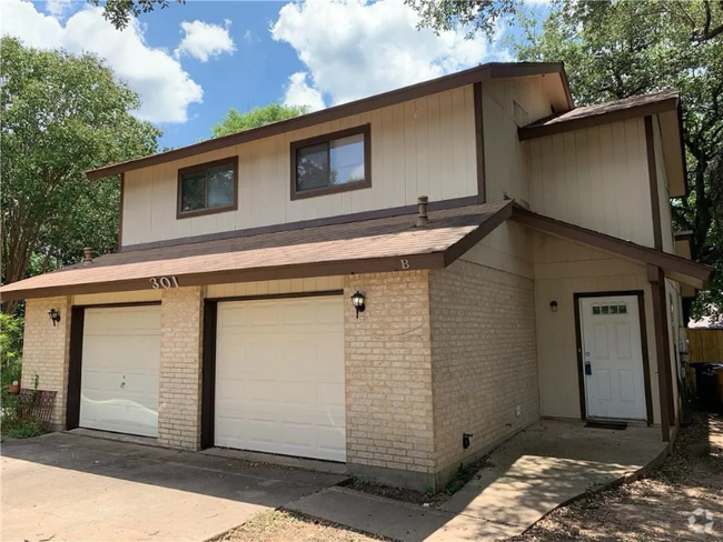 Building Photo - 301 Villa Oaks Cir Unit A Rental