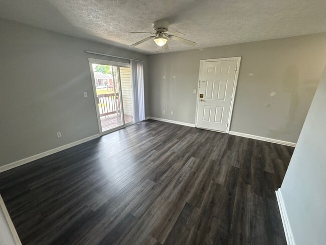 Building Photo - 4103 Blue Lick Ct Unit 4103-6 Rental
