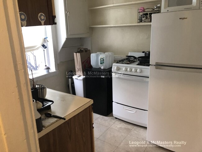 Photo - 166 Kelton St