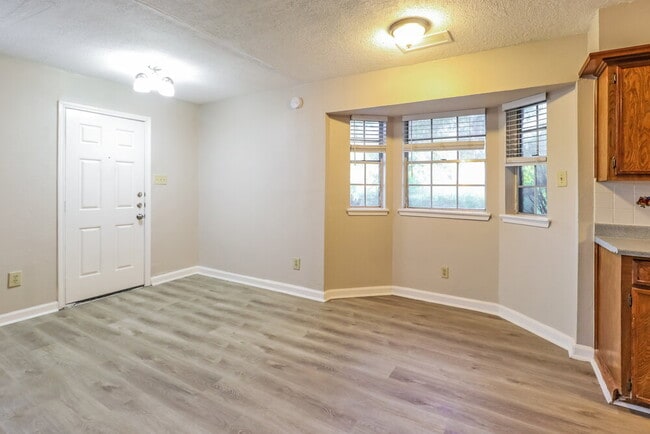 Photo - 4714 Glendower Dr
