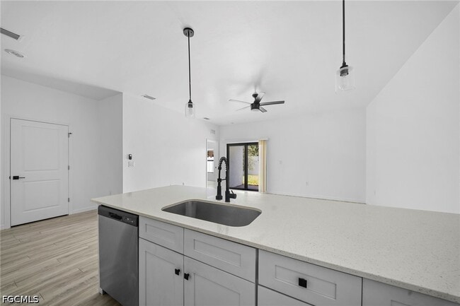 Photo - 528 SE 6th St