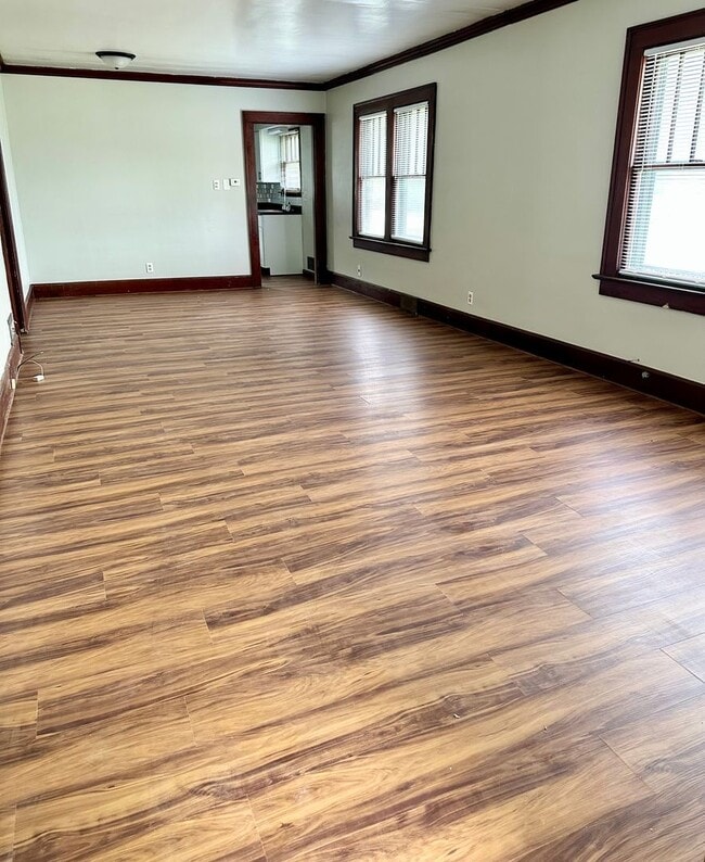 Photo - Move In Special! Get FREE October Rent – y...