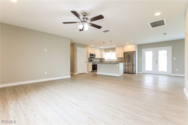 Building Photo - 5292 Trekell St Rental