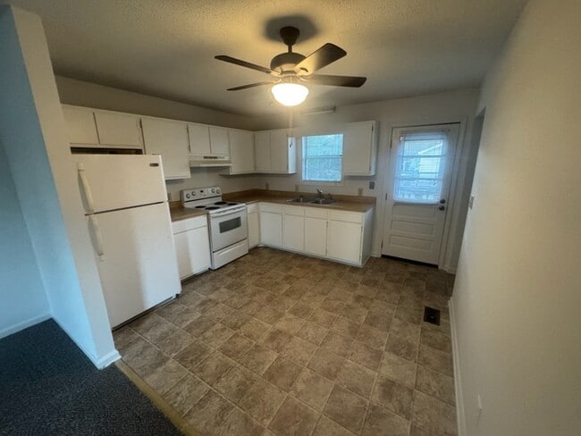 Photo - Adorable 2 Bed 1 Bath Duplex, Available Now!