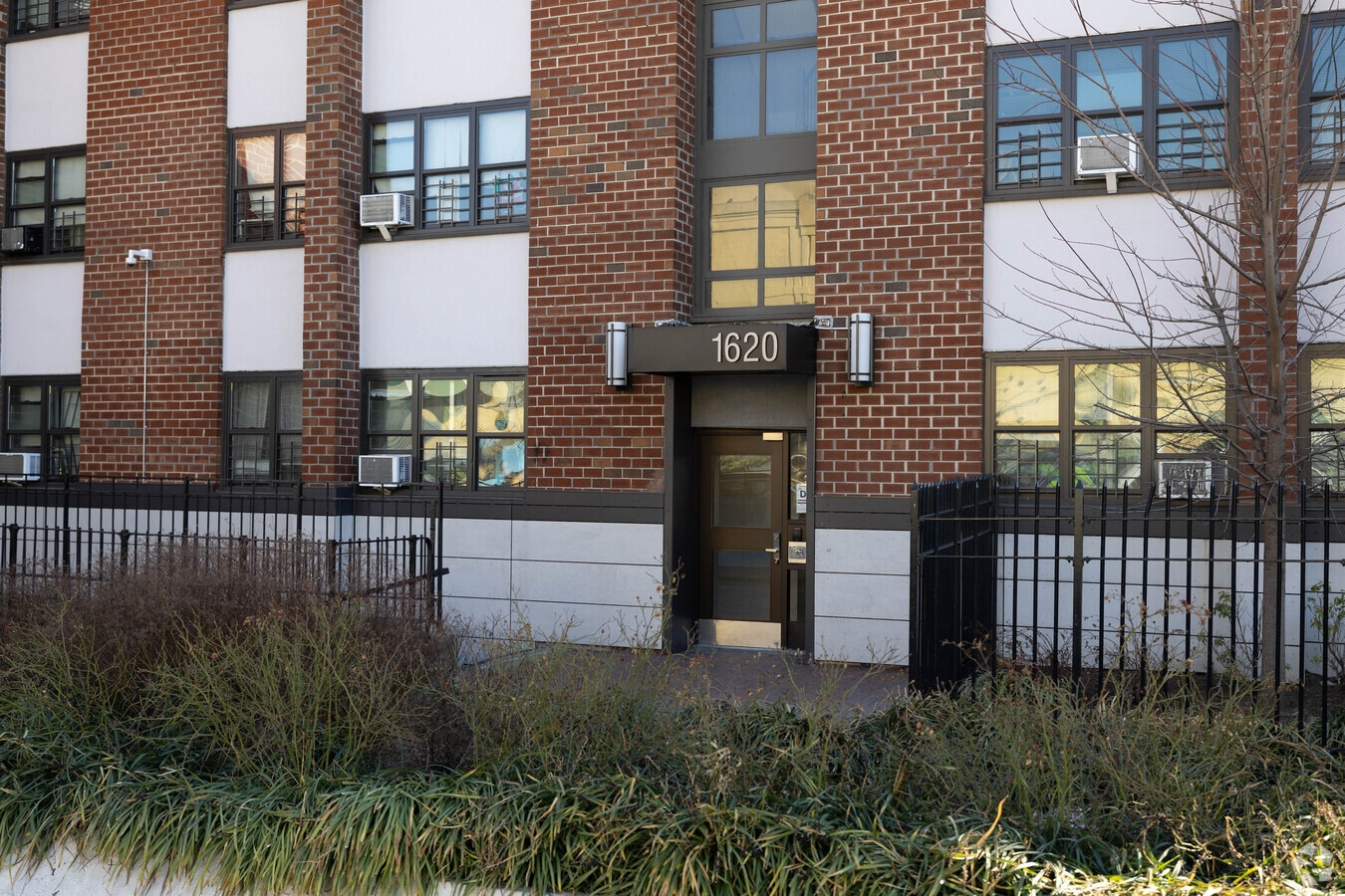 Entrance - WEEKSVILLE GARDENS