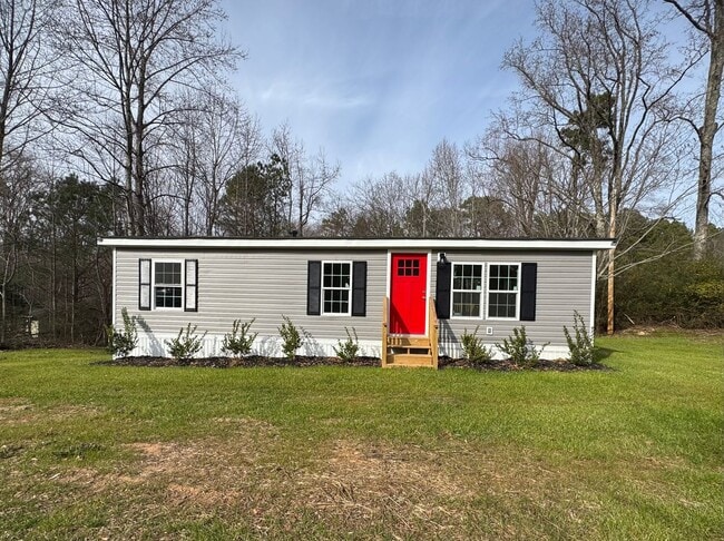 Building Photo - Lovely home and location!