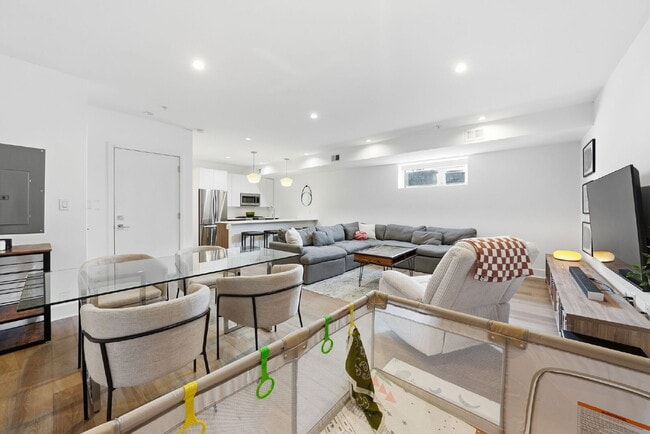 Photo - Light-Filled Luxury Condo with Designer Finishes Unit #2