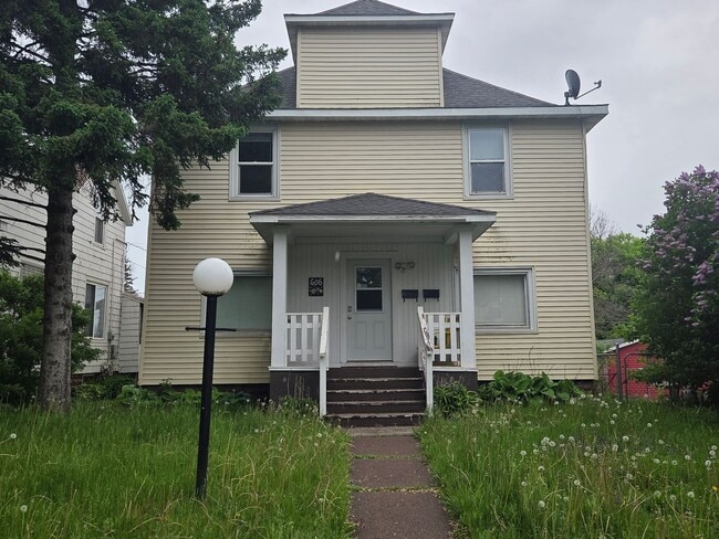 Building Photo - 606 N 60th Ave W Unit Lower