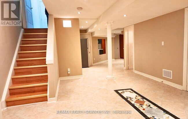 Photo - 387 Rocca Ct