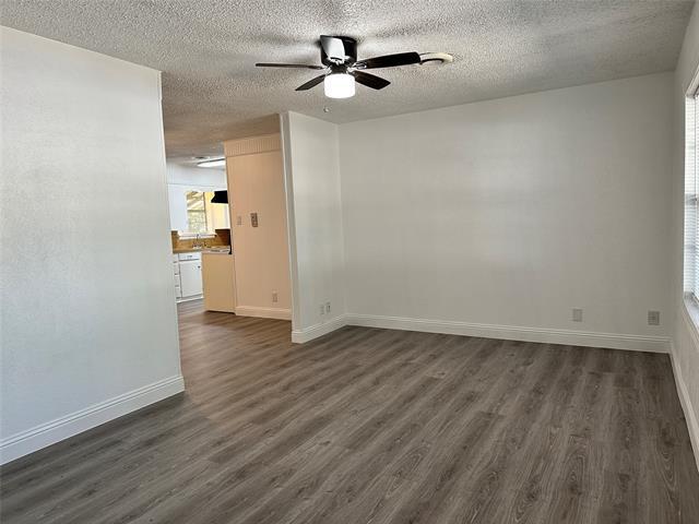 Photo - 3211 Poplar St