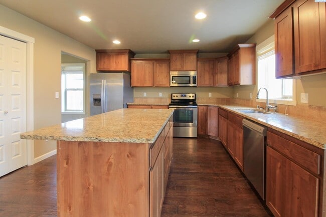 Photo - Large 4 Bed, 2.5 Bath West Pasco Home