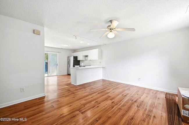 Photo - 118 Avondale Ave Unit B