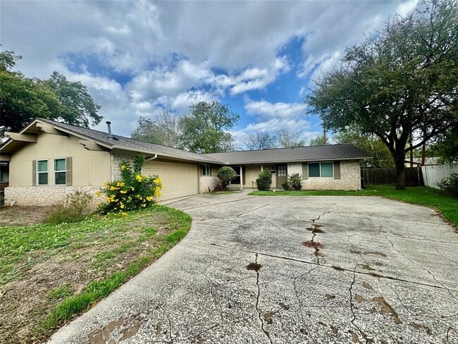 Photo - 2102 Pompton Dr