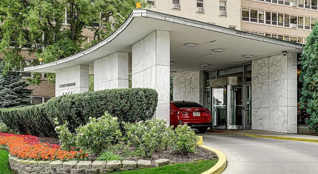 Building Photo - 3950 N lake shore Dr Unit 411B
