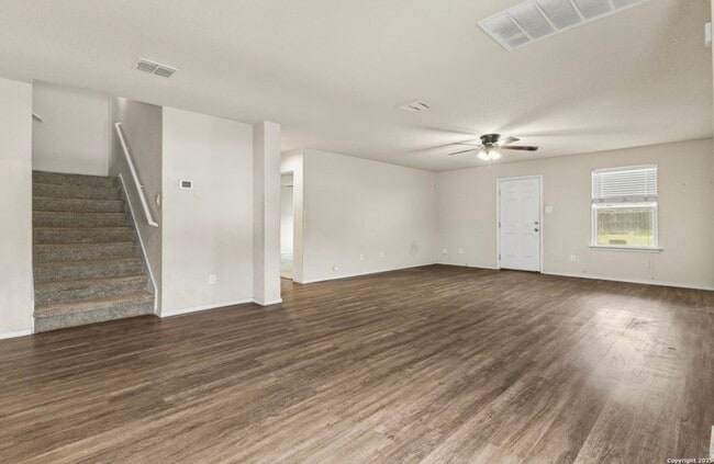Sala de estar/Comedor - 10007 Raspberry Oak
