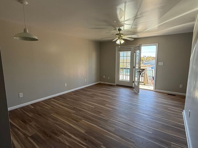 Photo - 2 Bedroom 1.5 Bath Townhome In Salem City