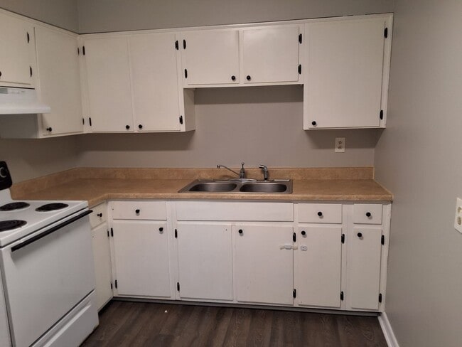 Photo - 1122 Evelyn Dr Unit A