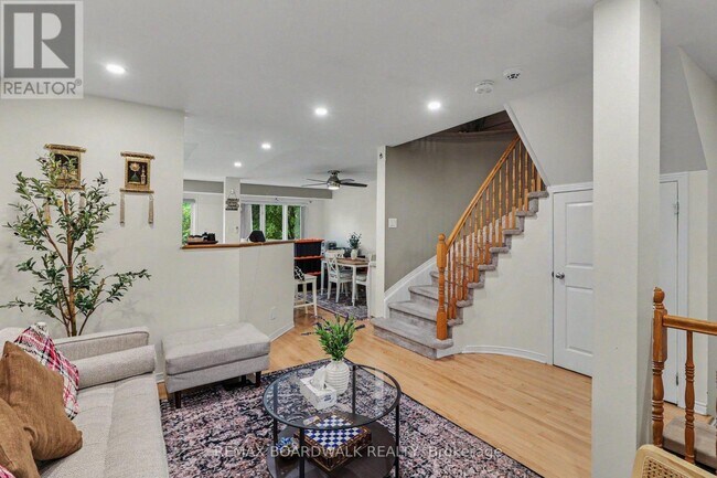 Photo - 509 Lawler Crescent