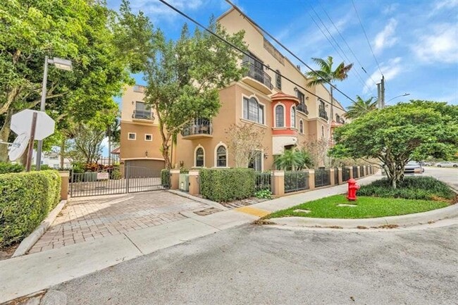 Photo - 2260 SE 7th St Townhome