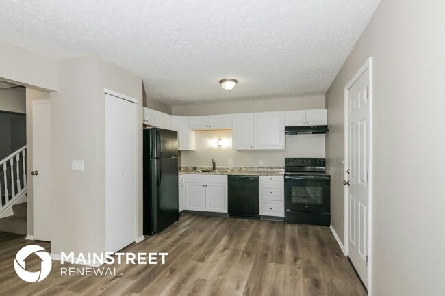 Photo - 2405 Edmonton Rd