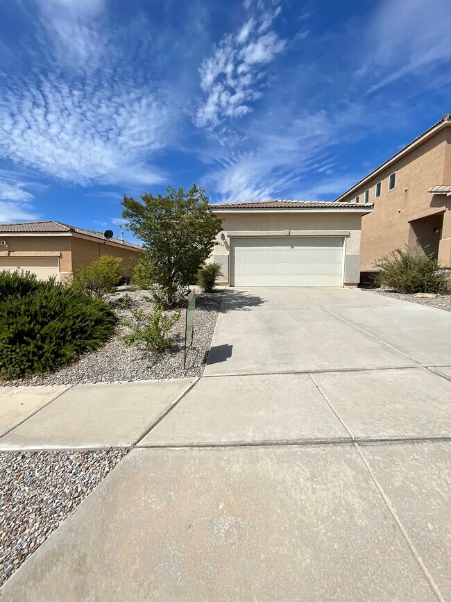 Photo - 2204 Delfinio Dr SE