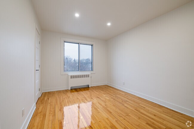 2 chambres, 1 salle de bain - Chambre principale - 7211 Av Fielding