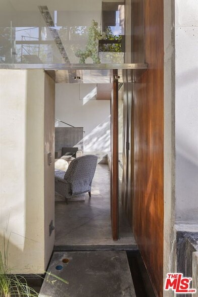 Photo - 615 Woodlawn Ave