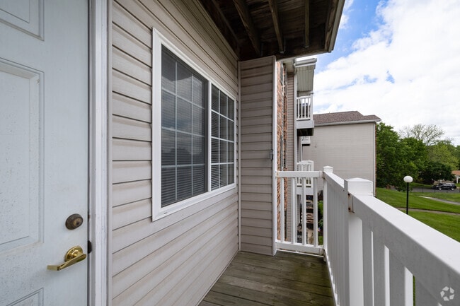 2BR, 1BA - 822SF
