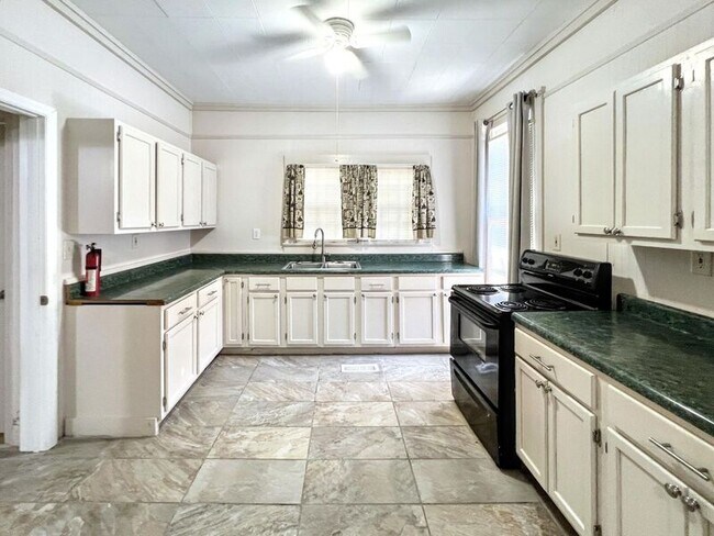 Photo - 8317 Division Ave