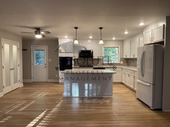 Photo - 4812 Radcliff Rd