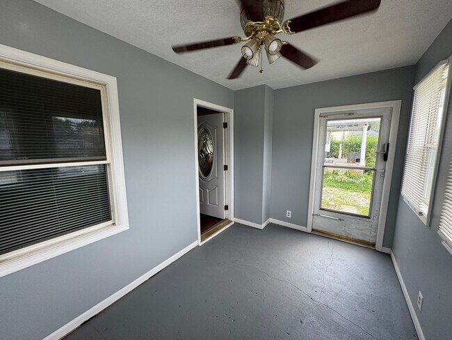 Photo - Near Southeast 3 Bedroom 1 Bath